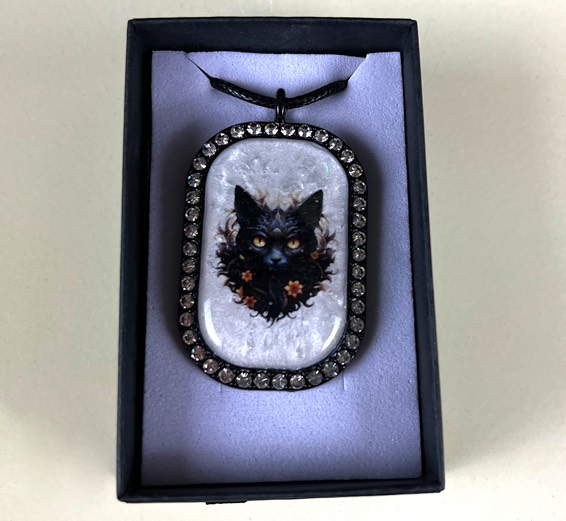 Cat Pendant (BLACK OVAL/RECTANGLE BEZEL WITH RHINESTONES)